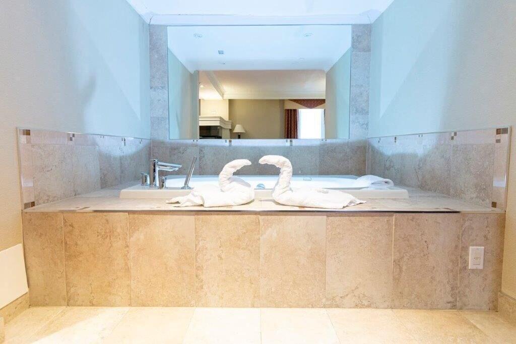 Hamilton Plaza Hotel And Conference Centre Dış mekan fotoğraf