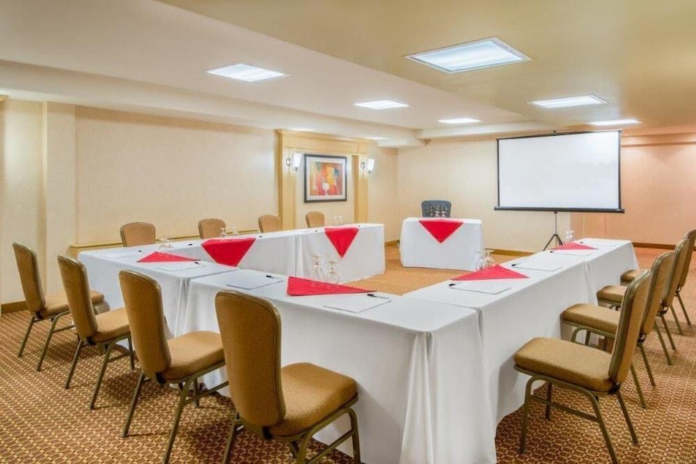 Hamilton Plaza Hotel And Conference Centre Dış mekan fotoğraf